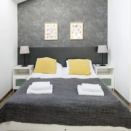 Modern In The Very Location 18